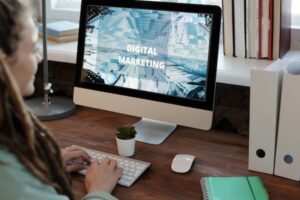 Choosing the right digital marketing agency: factors to consider